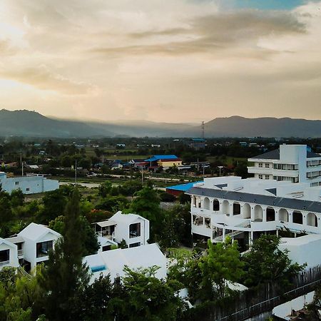 Montagne Residence Kampot Exterior photo